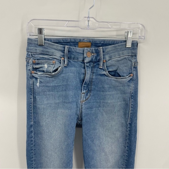 MOTHER The Looker Ankle Fray Skinny Jeans in Love Gun Distressed Light Wash 25 - Picture 3 of 13